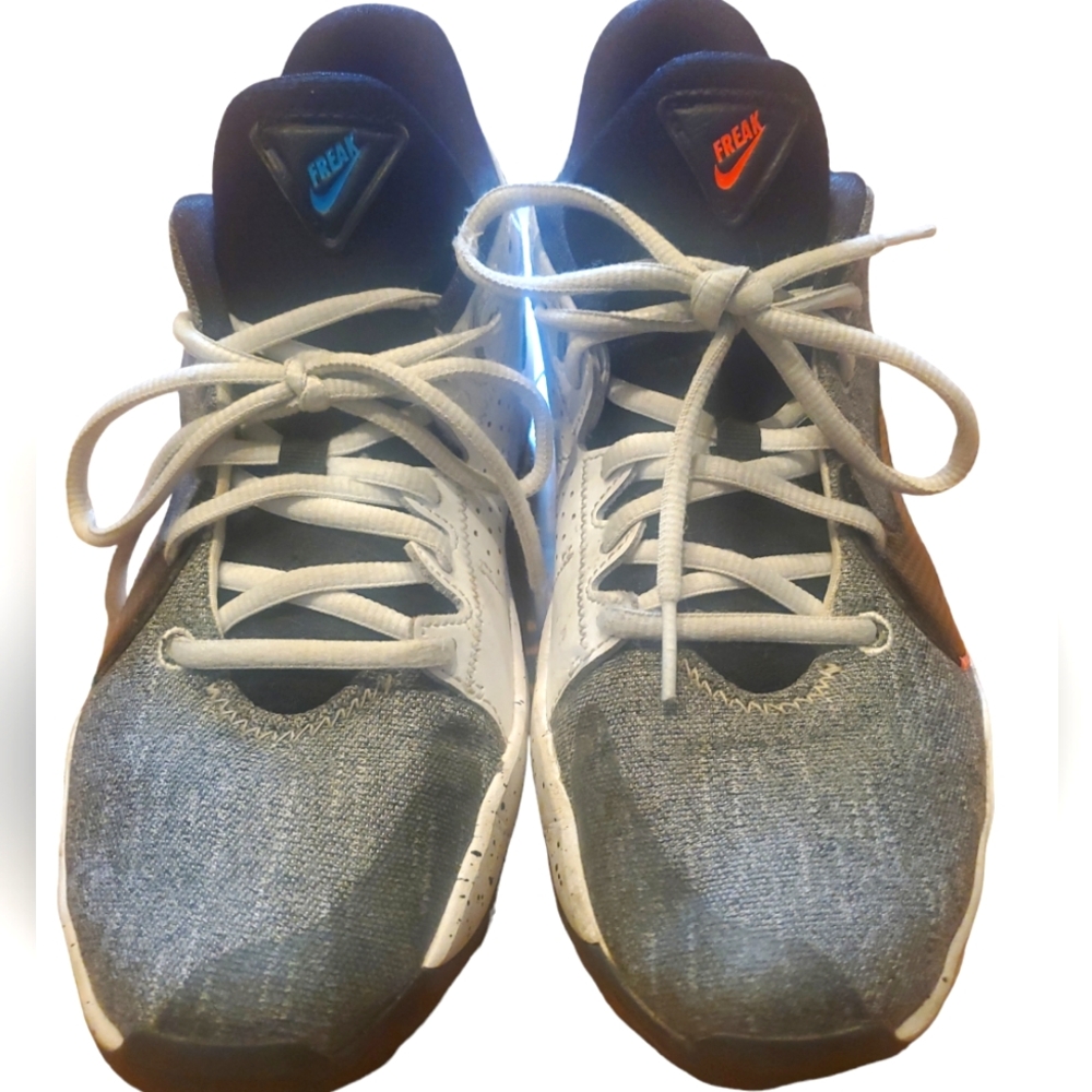 Nike Zoom Freak- Size 7 Youth